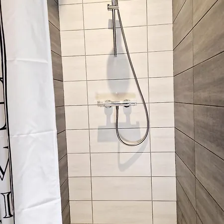 Vakantiehuis Le Coustouzet - 10 Personnes *